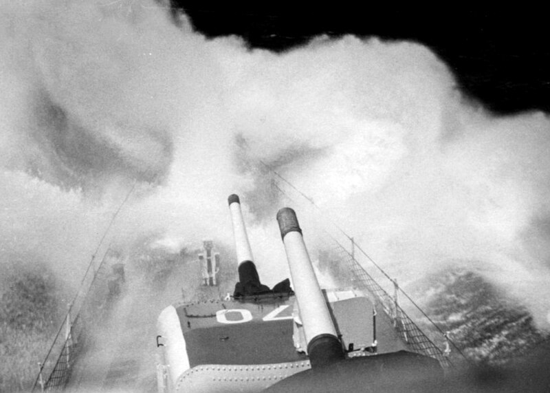 File:Bow of the German destroyer Zerstörer 1 (D 170) in heavy seas, in 1965.jpg