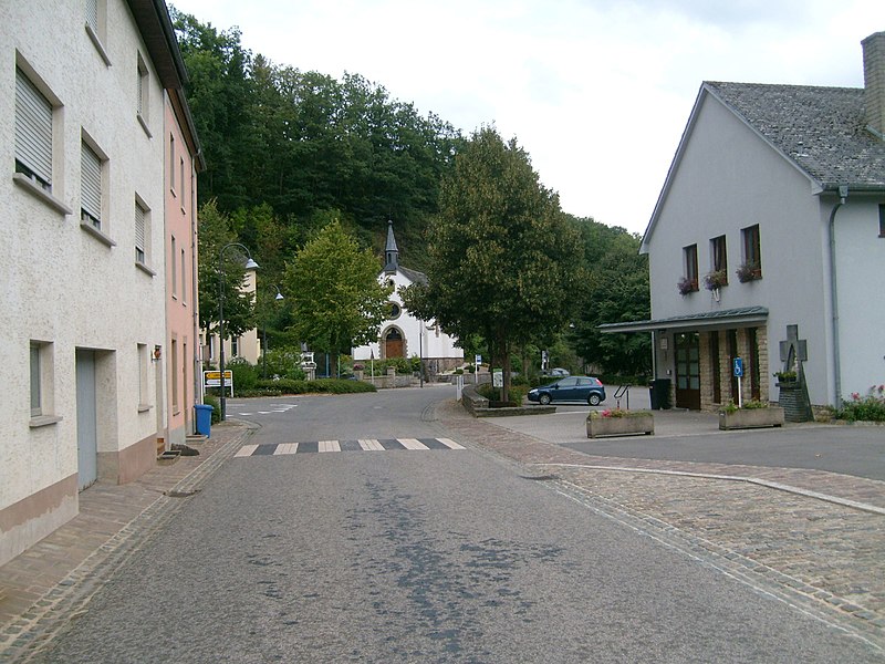 File:Brandenbourg Village 02 Luxembourg.jpg