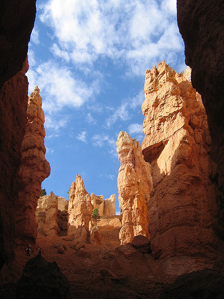 File:Bryce Canyon Hoodoos 4 perspective.jpg