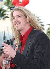 Former American Idol finalist Bucky Covington reached number one with his eponymous album. Bucky Covington.jpg