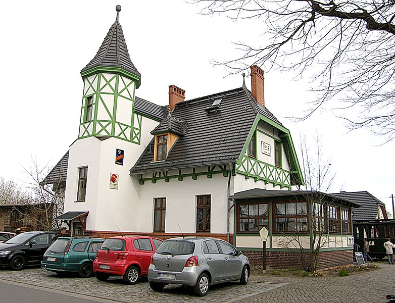 File:Burg (Spreewald) Bahnhof 2008 by-RaBoe 01.jpg