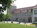 Deutsch: Burgturm der de:Burg Wanzleben vom Innenhof gesehen. English: Tower of en:Burg Wanzleben sight of inner courtyard.