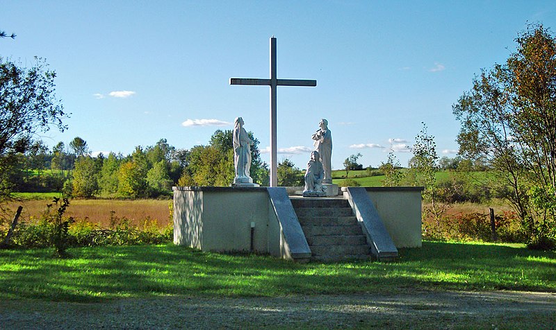 File:Calvaire du cimetière de Brompton - panoramio.jpg