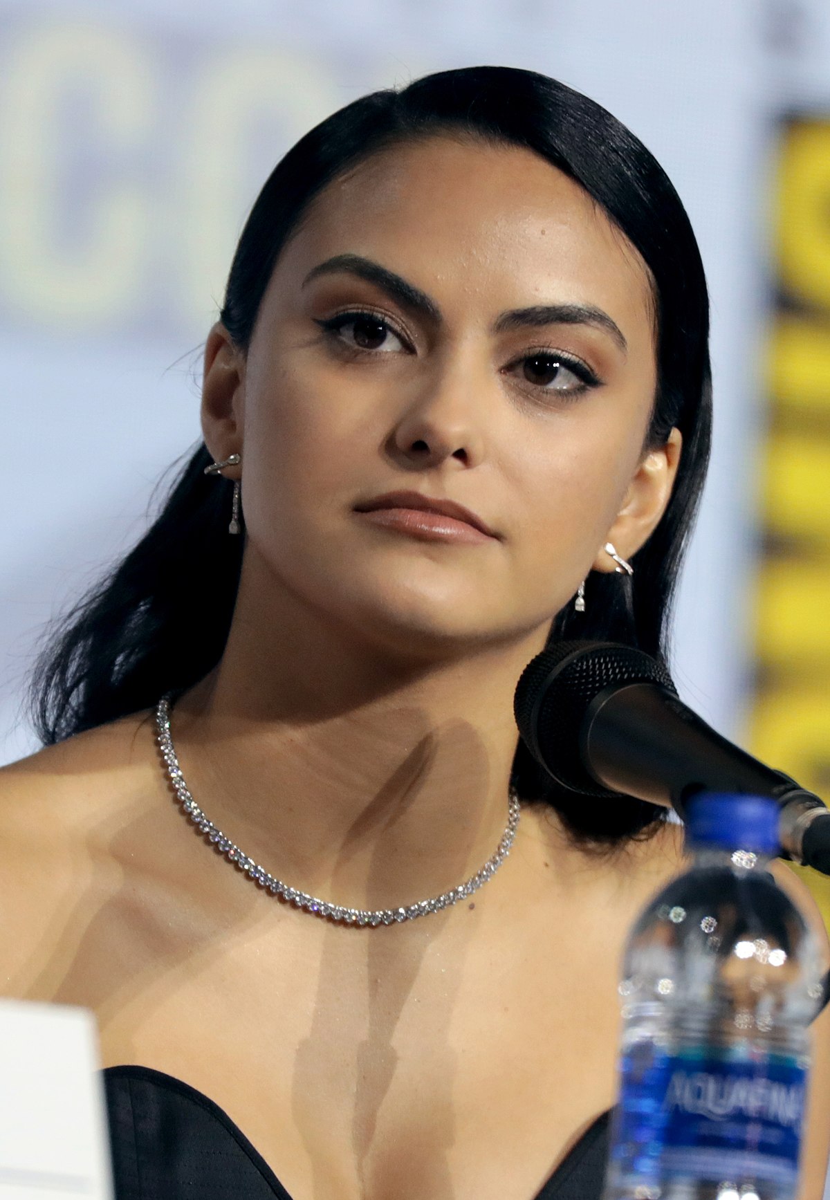 Camila Mendes - Wikipedia