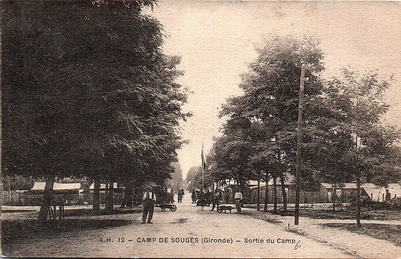 File:Camp de Souge - La sortie.jpg