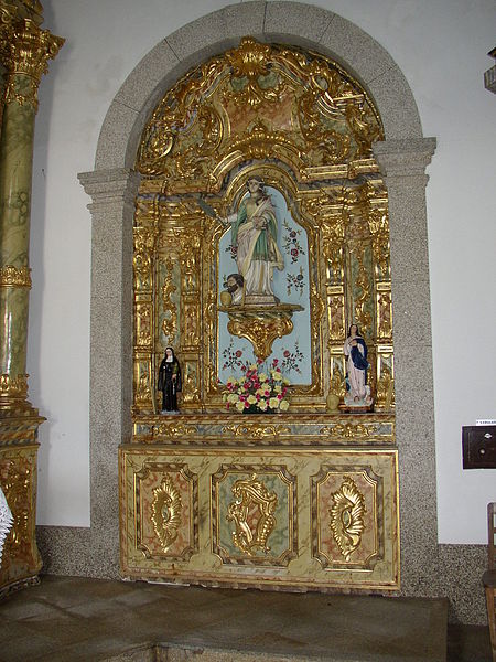 File:Capela do Senhor da Pedra - Retábulo 2.jpg