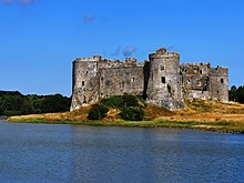Viewed from the west Carew Castle H1b.jpg