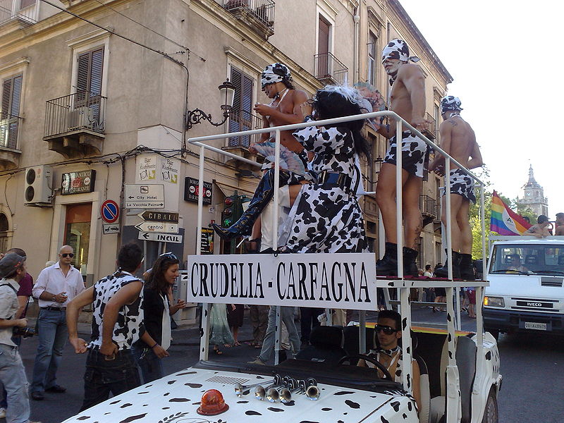 File:Carfagna Catania Pride.jpg