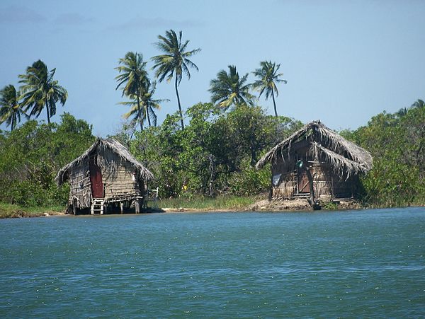 Fishing houses in the Piaçabuçu Environmental Protection Area