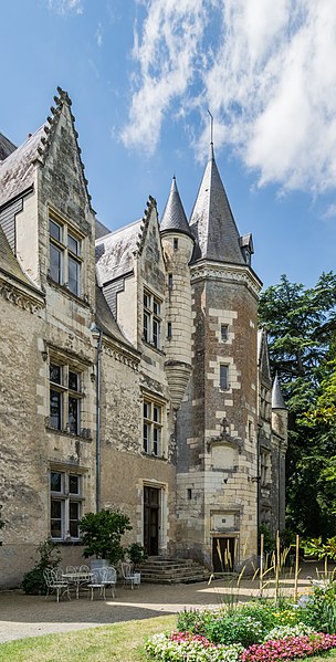 File:Castle of Montresor 05.jpg