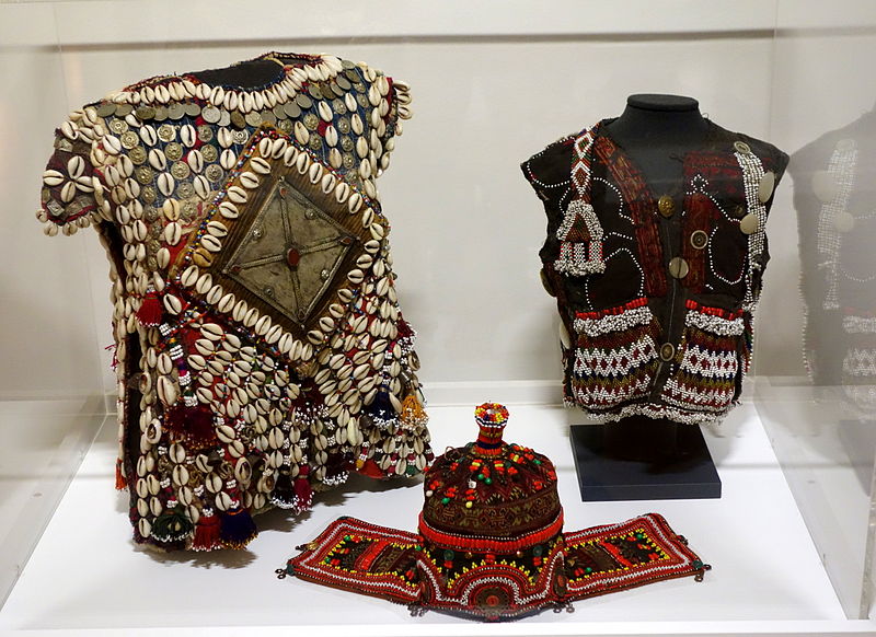 File:Child's tunic (Yomud Turkmen people, Northern Afghanistan), child's vest and hat (Indus Kohistan, Northwest Frontier Province, Pakistan), early to mid 20th century - Textile Museum of Canada - DSC00912.JPG