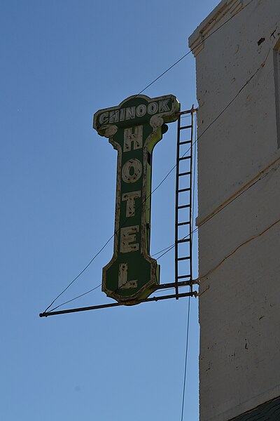 File:Chinook Hotel.JPG