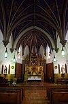 Gereja Santo Yohanes Penginjil (Columbus, Ohio) - interior, mimbar dilihat dari aisle.jpg