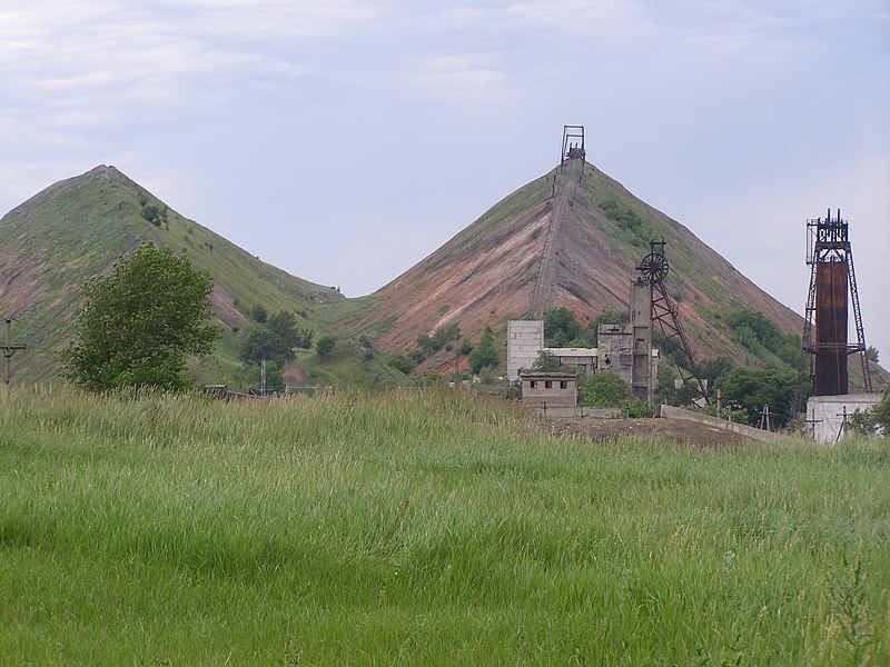 File:Coal mine.JPG