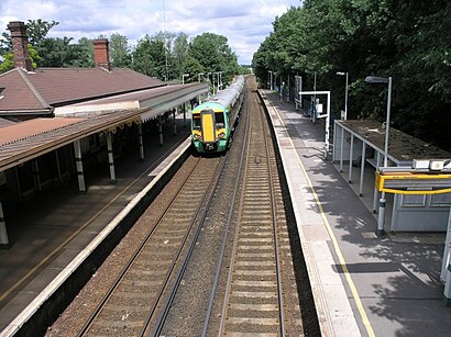 How to get to Coulsdon South Station (F) with public transport- About the place