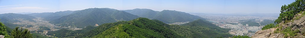 View of both the city of Daegu, with Jisan-dong and Beommul-dong