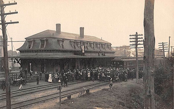 Early 20th-century photograph of a whistle-stop speech at the train station in Putnam, Connecticut