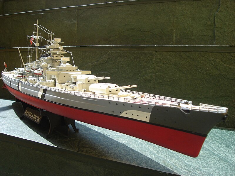 File:DKM Bismarck 4.JPG
