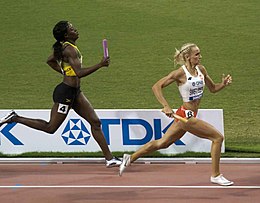 Resmin açıklaması DOH90182 4x400m women final swiety (48910954071) .jpg.