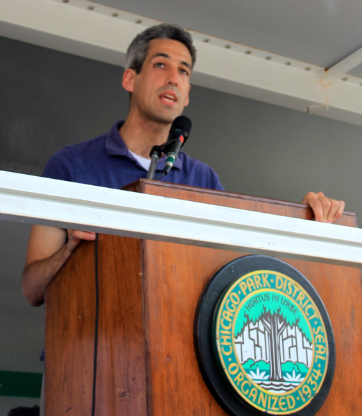 File:Daniel Biss at 2015 Bud Billiken Parade.png