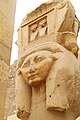 de:Deir el-Bahari, ein Komplex von Totentempeln und Gräbern nahe der Stadt Luxor, Ägypten