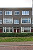 Woning in bouwblok met beneden- en bovenwoningen. Het blok van in totaal veertien woningen is in de periode 1926-1930 gebouwd in een sobere strakke bouwtrant met invloeden van Frank Lloyd Wright en Jan Wils. De woning is van algemeen belang als onderdeel van het bouwblok dat in zijn geheel van algemeen belang is voor de gemeente Delft vanwege de architectonische waarde. Het is van belang als voorbeeld van woningbouwarchitectuur zoals die in de jaren twintig en dertig, met name in Den Haag en omgeving werd toegepast.