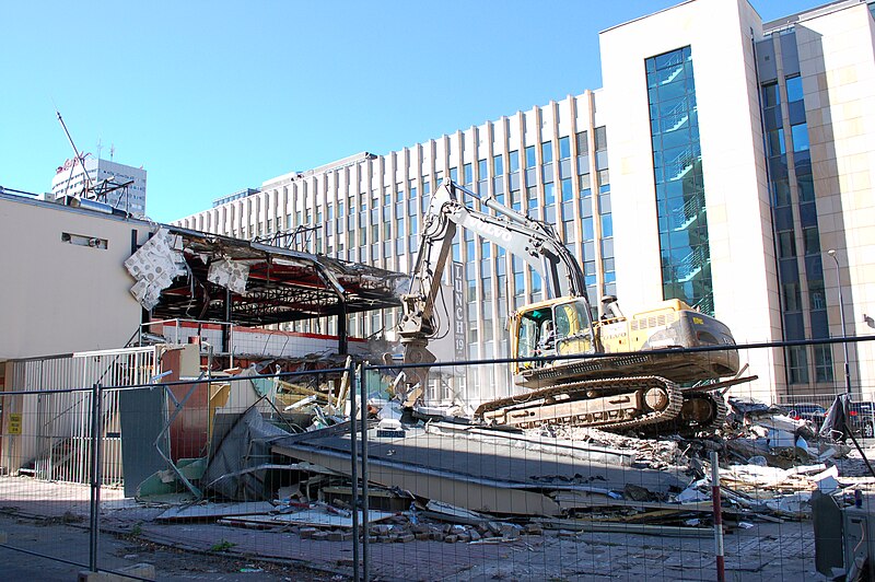 File:Demolition of building in Przeskok street, Warsaw DSC 2470.JPG