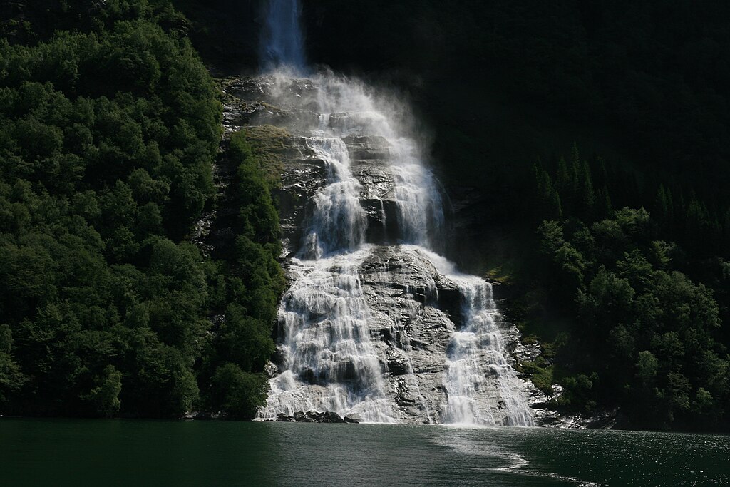 Der Wasserfall "Freier" am Geirangerfjord