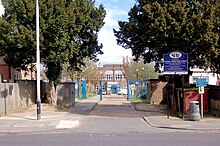 Dormers Wells High School - geograph.org.uk - 1239575.jpg