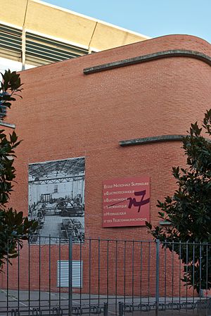 Français : Bâtiment de l'ENSEEIHT (Toulouse, France). English: Building of ENSEEIHT (Toulouse, France).