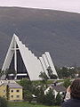 Ishavskatedralen (Tromsdalen kyrkje) Foto: HenHei, 2004