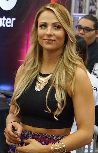 330px-Emma_WrestleMania_Axxess_2015.jpg