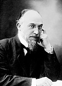 Erik Satie en 1920.