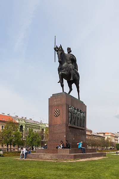 File:Estatua de Tomislav de Croacia, Zagreb, Croacia, 2014-04-13, DD 01.JPG