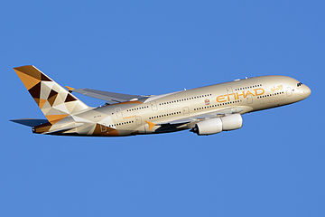 Etihad se eerste Airbus A380 vertrek van Lughawe Londen-Heathrow