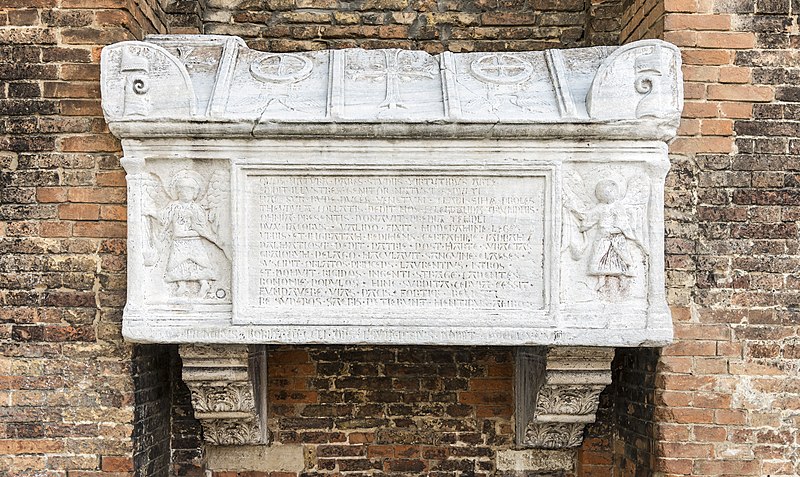File:Exterior of Santi Giovanni e Paolo (Venice) - Tomb of Jacopo e Lorenzo Tiepolo.jpg