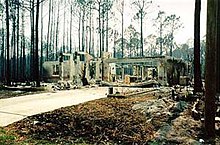 One of over 100 burned homes FEMA - 837 - Photograph by Liz Roll taken on 06-25-1998 in Florida.jpg