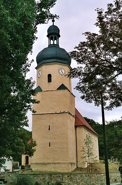 File:Fienstedt (Salzatal-, the village church).jpg