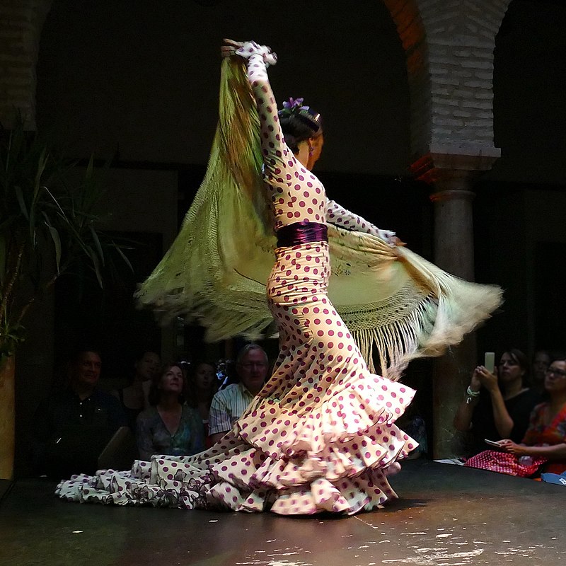 TRAJE DE FLAMENCA TRES VOLANTES