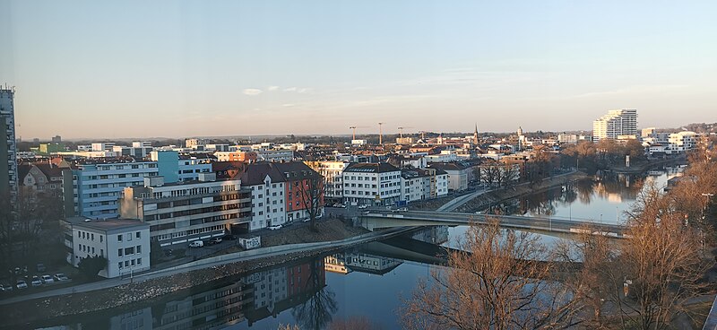 File:GER — BY — Neu-Ulm (Ansicht aus BaWü im Morgenlicht) — Mattes 2022-03-13.jpg