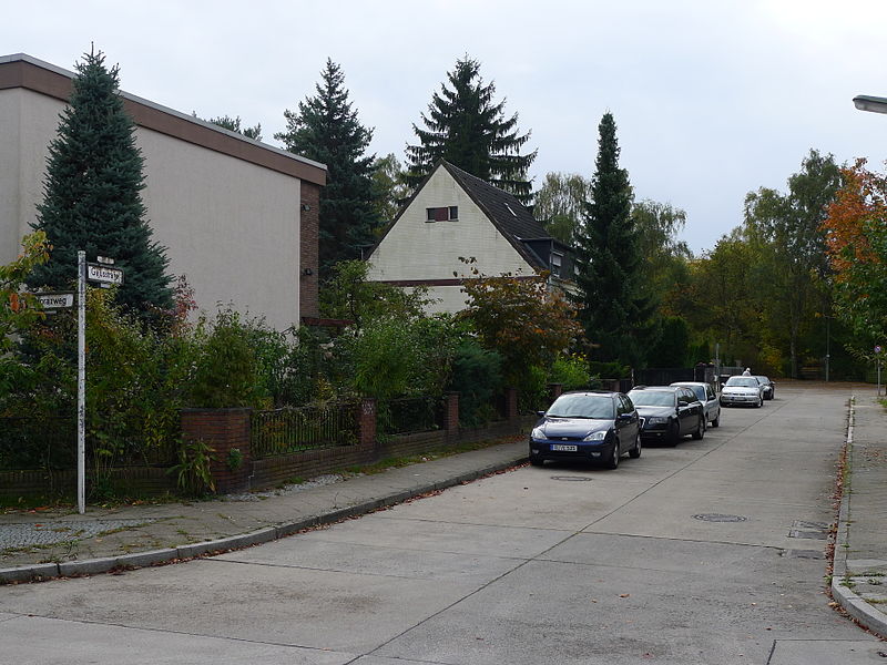 File:Gajusstraße (Berlin-Mariendorf).JPG