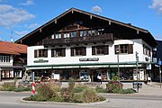 Gebäude Lindenplatz 2 Bad Wiessee mit Sport Estner und Frank Lederwaren