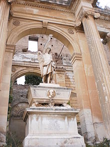 Il monumento a Giuseppe Natoli, opera di Lio Gangeri