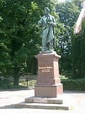 Goettingen Woehler Statue.jpg