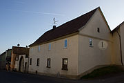 Deutsch: Großeibstadt Hofgasse 11 English: Großeibstadt Hofgasse 11 This is a picture of the Bavarian Baudenkmal (cultural heritage monument) with the ID D-6-73-127-18 (Wikidata)