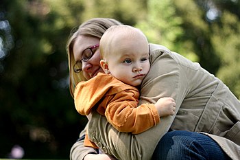 Česky: Matka a dítě. עברית: אם ובנה, 2007. Sve...