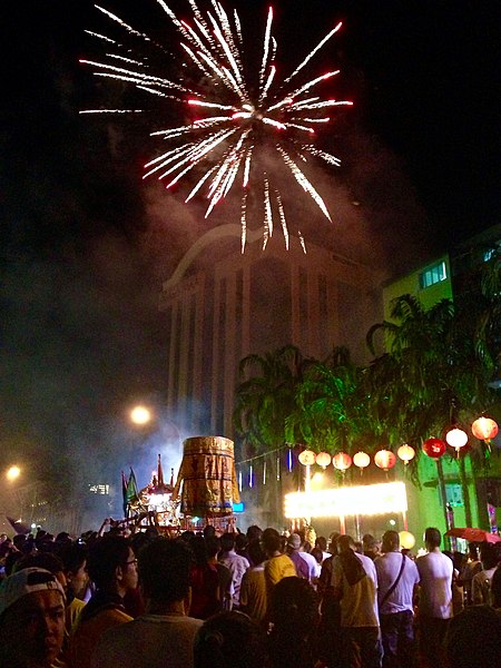 File:Hong San Si Temple 11.jpg