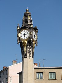 L'horloge de Tassin-la-Demi-Lune, place de l'horloge. (définition réelle 2 112 × 2 816)