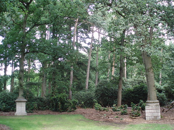 Five Columns by Finlay in the Kröller-Müller Museum