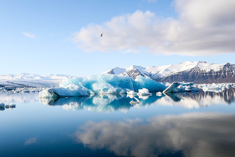 File:Iceberg reflection in Jökulsárlón (Unsplash).jpg